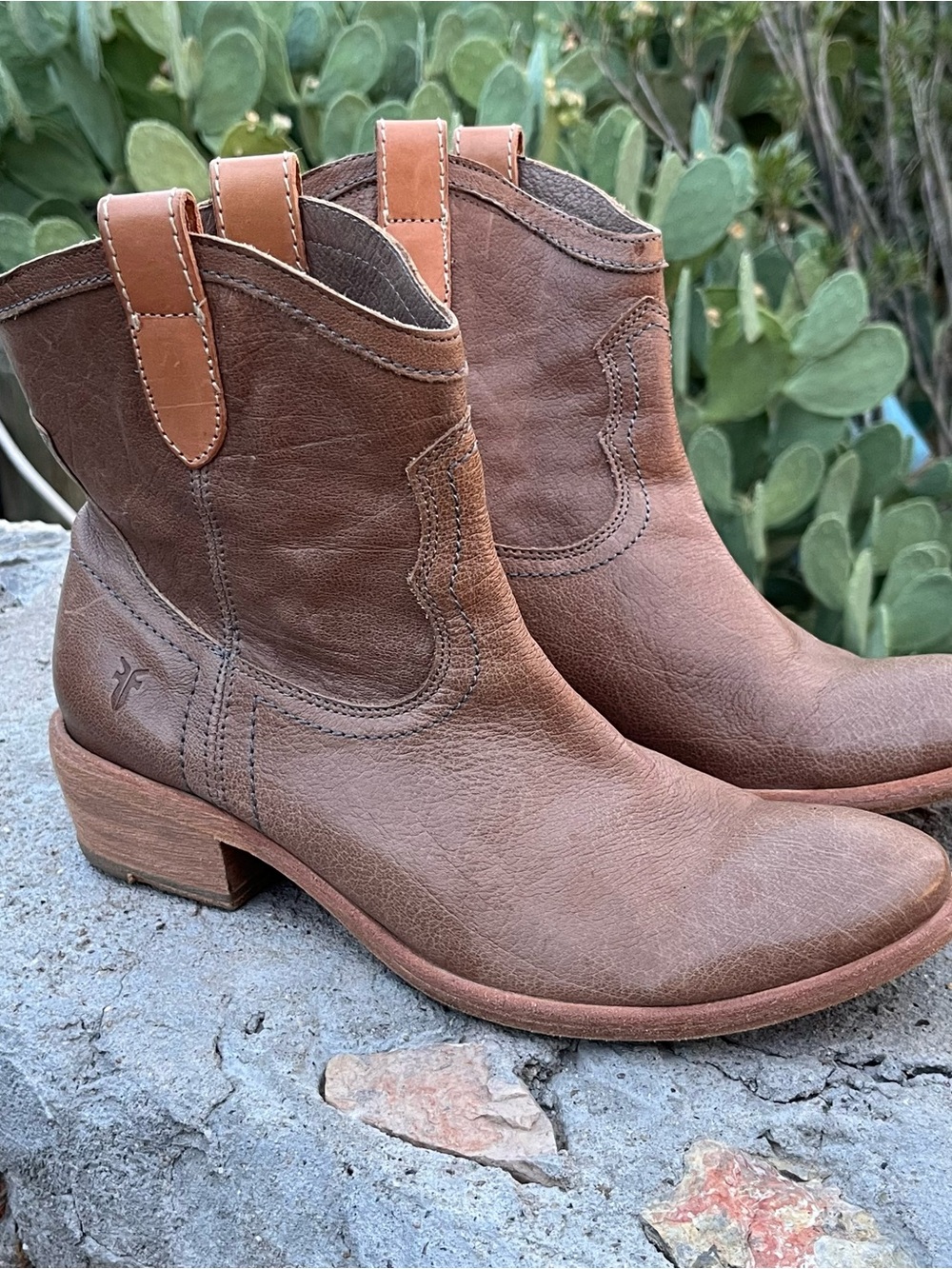 Frye Pecan Brown Leather Western Ankle Boots Cowboy Western Short
